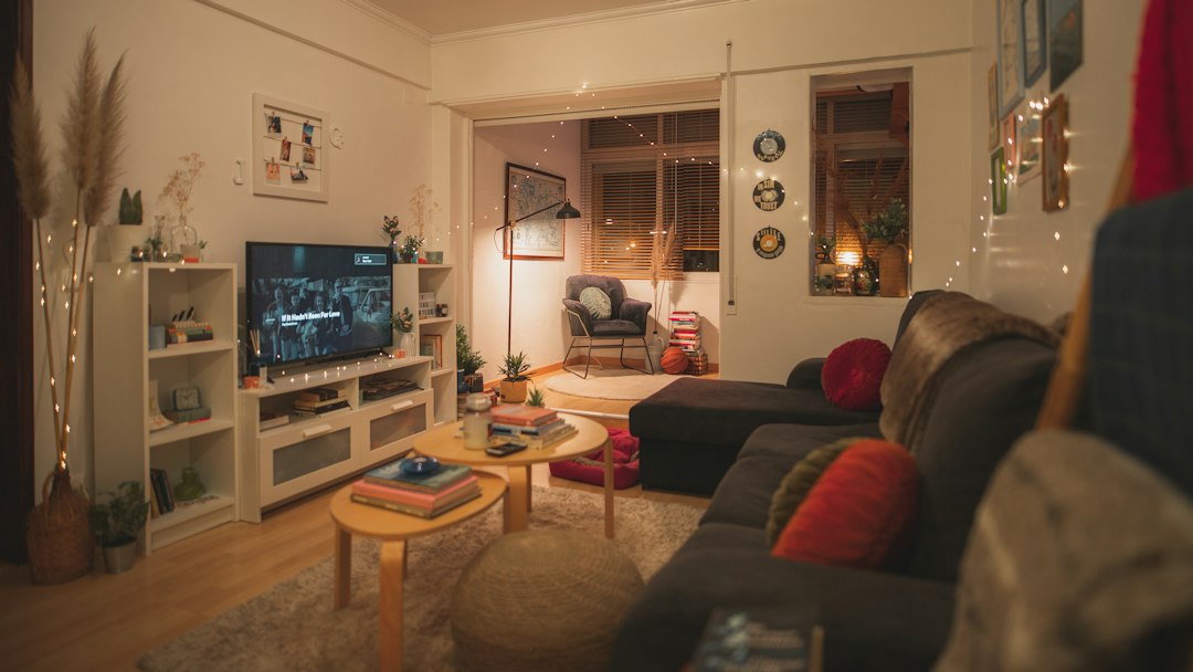Best Projectors for Home Cinema under 1 Lakh